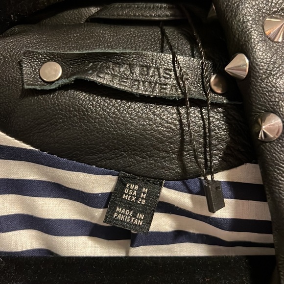 Special edition Zara womens jacket ❤️‍🔥 - Picture 5 of 15